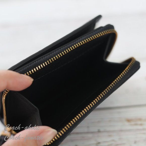 NWT Tory Burch Emerson Saffiano Leather Mini Wallet in Black - Picture 9 of 10